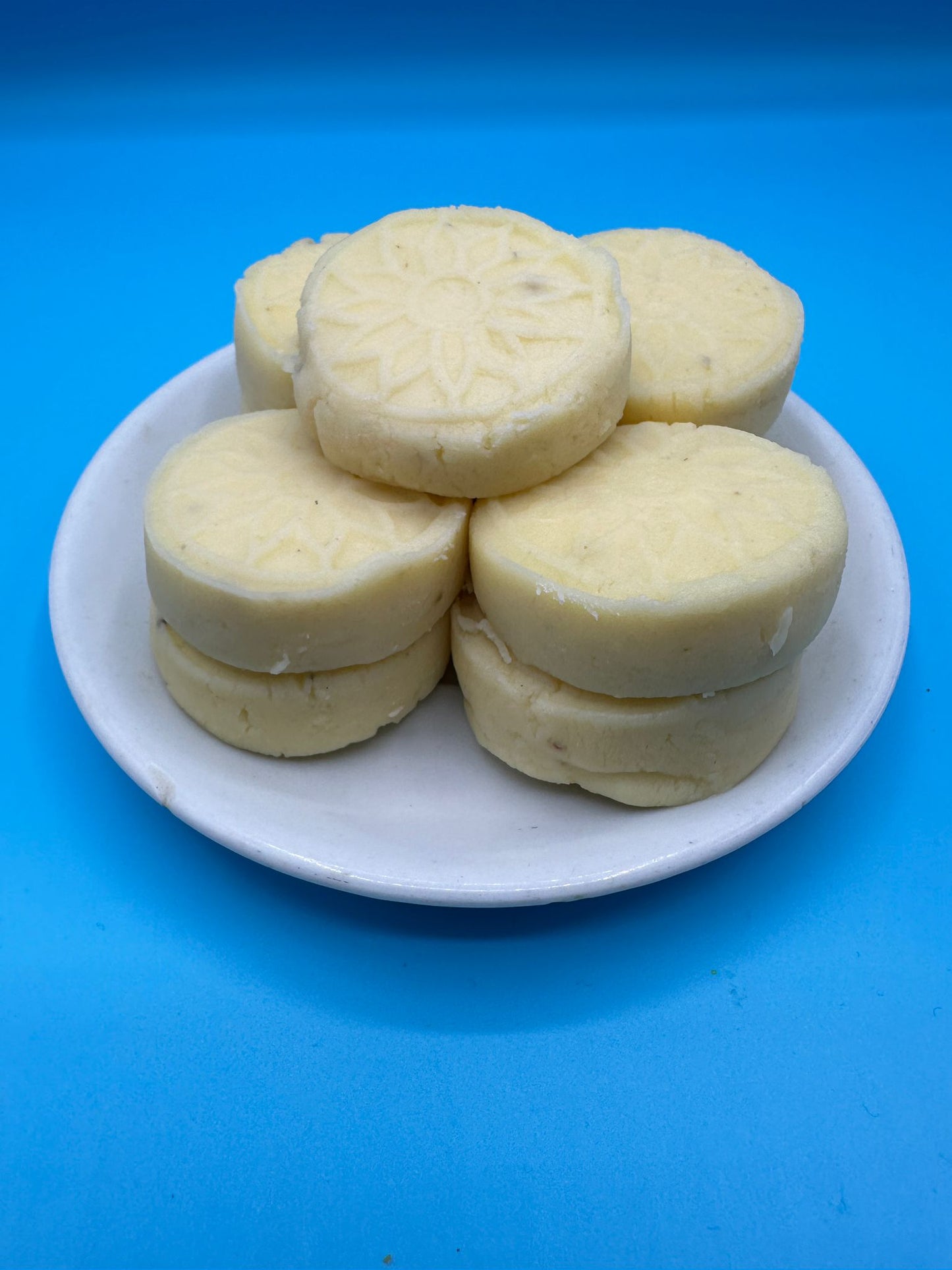 White Penda (P)
